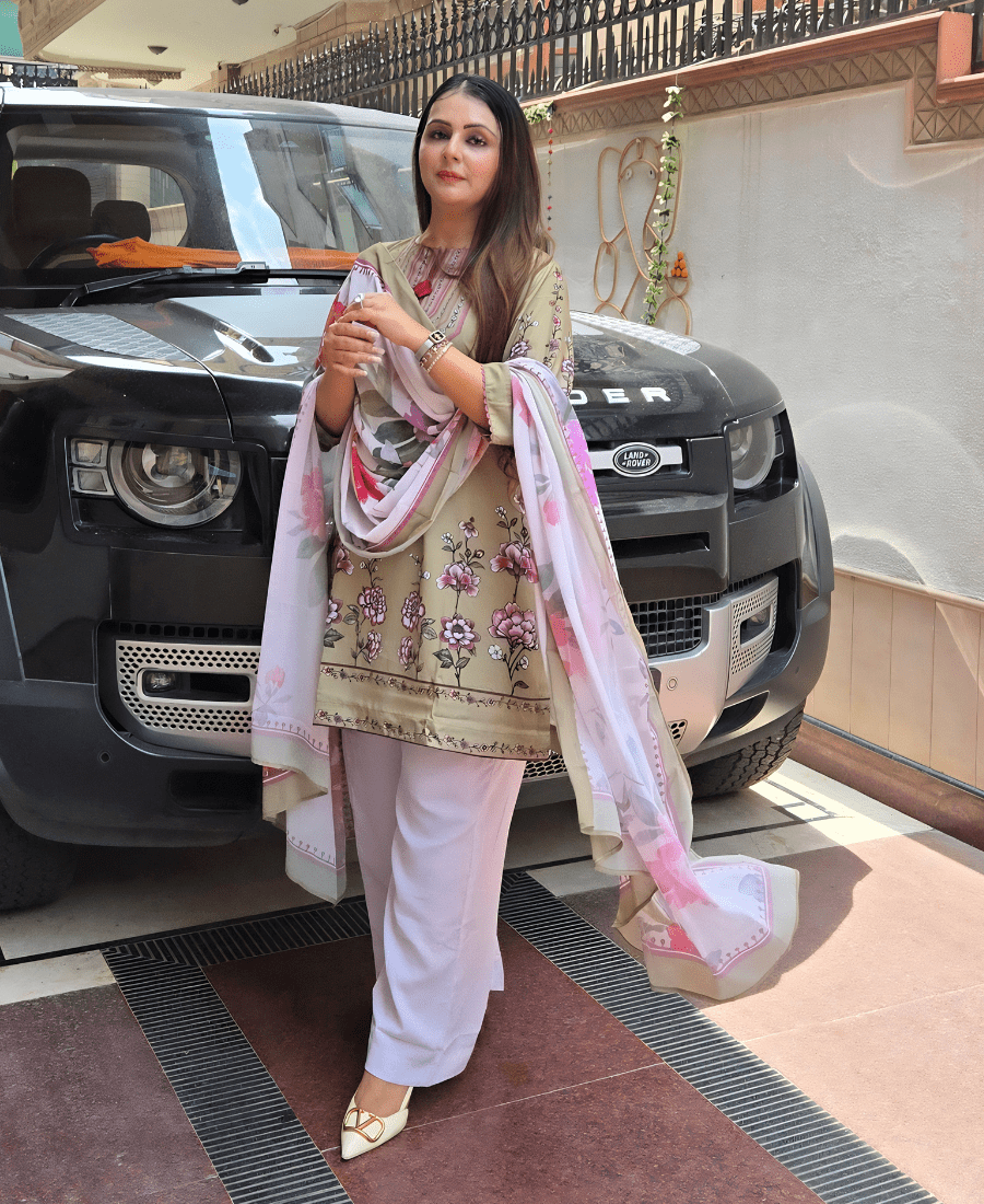 Pakistani Pure Crepe Kurta Set with Digital Print Dupatta - Image 8
