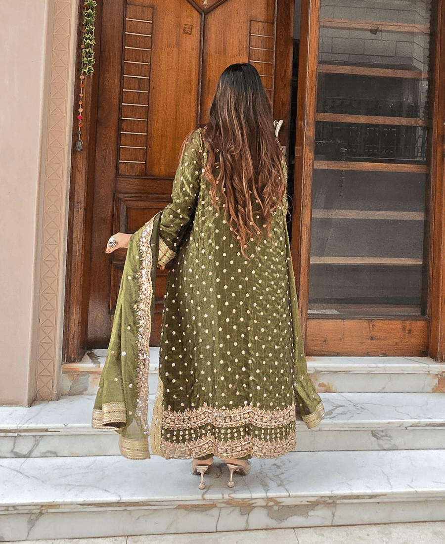 ZAREEN Premium Hand-Embroidered Tissue Suit - Image 4