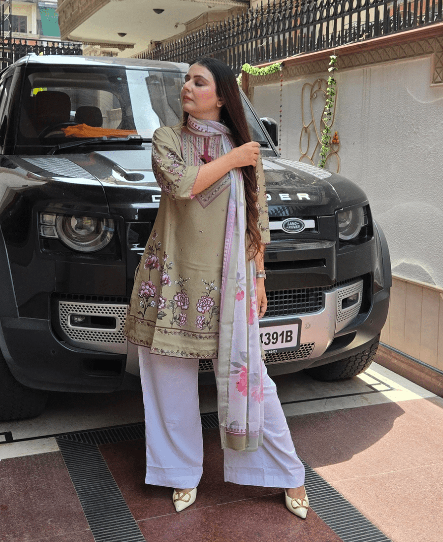 Pakistani Pure Crepe Kurta Set with Digital Print Dupatta - Image 5