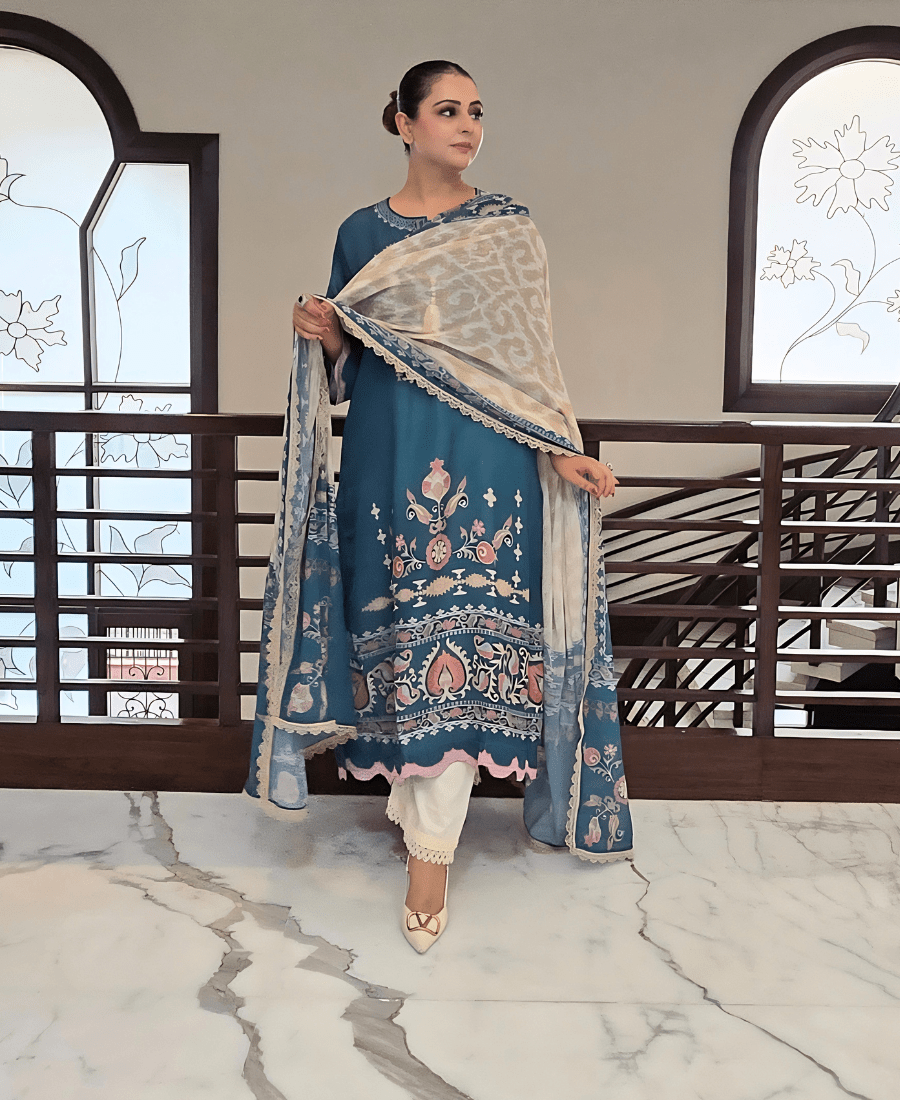 Nooré Pure Natural Crepe Pakistani Kurta Set - Image 3