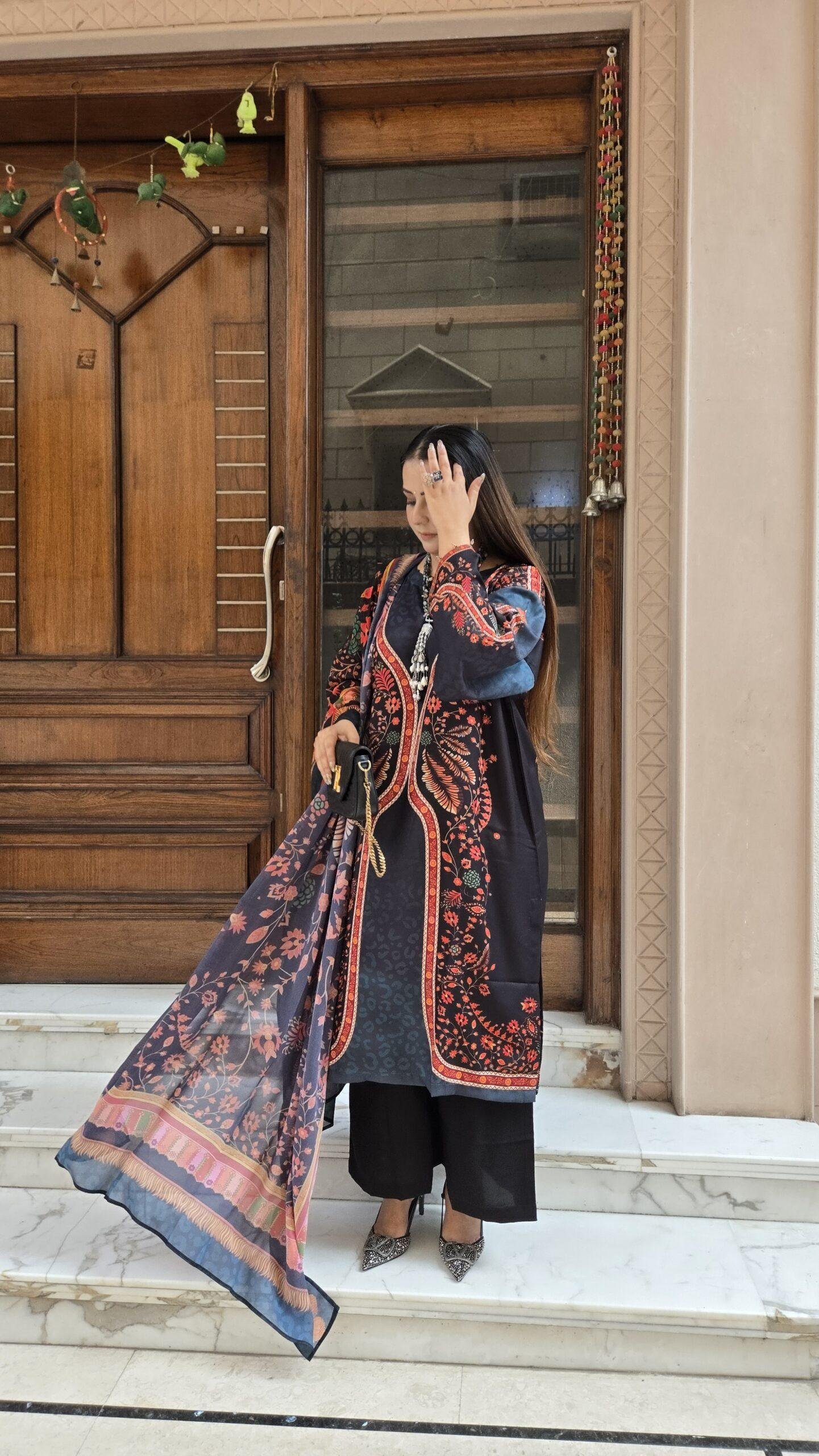 Designer Kashmiri Choga Phiran Set - Image 7