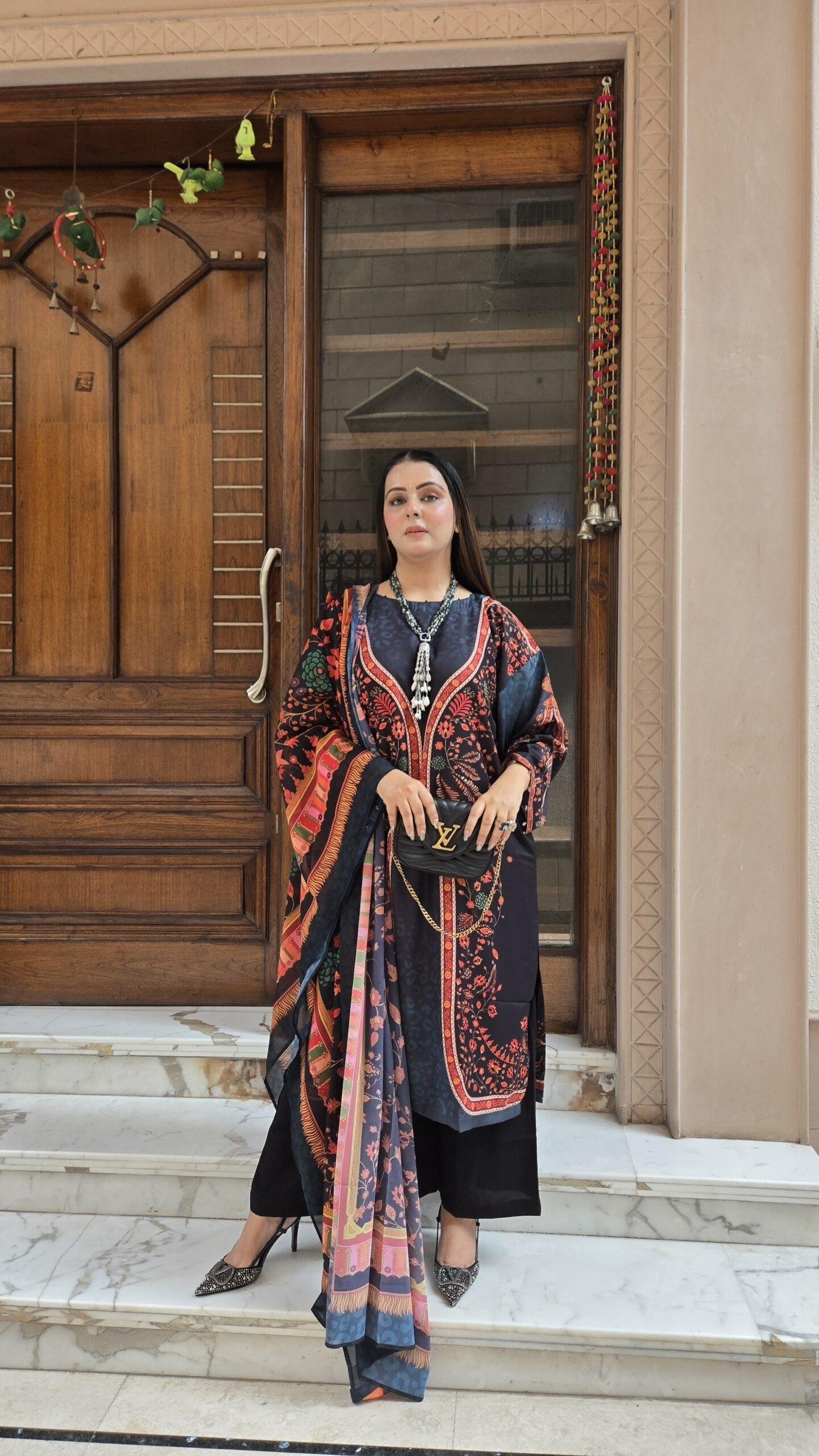 Designer Kashmiri Choga Phiran Set - Image 4