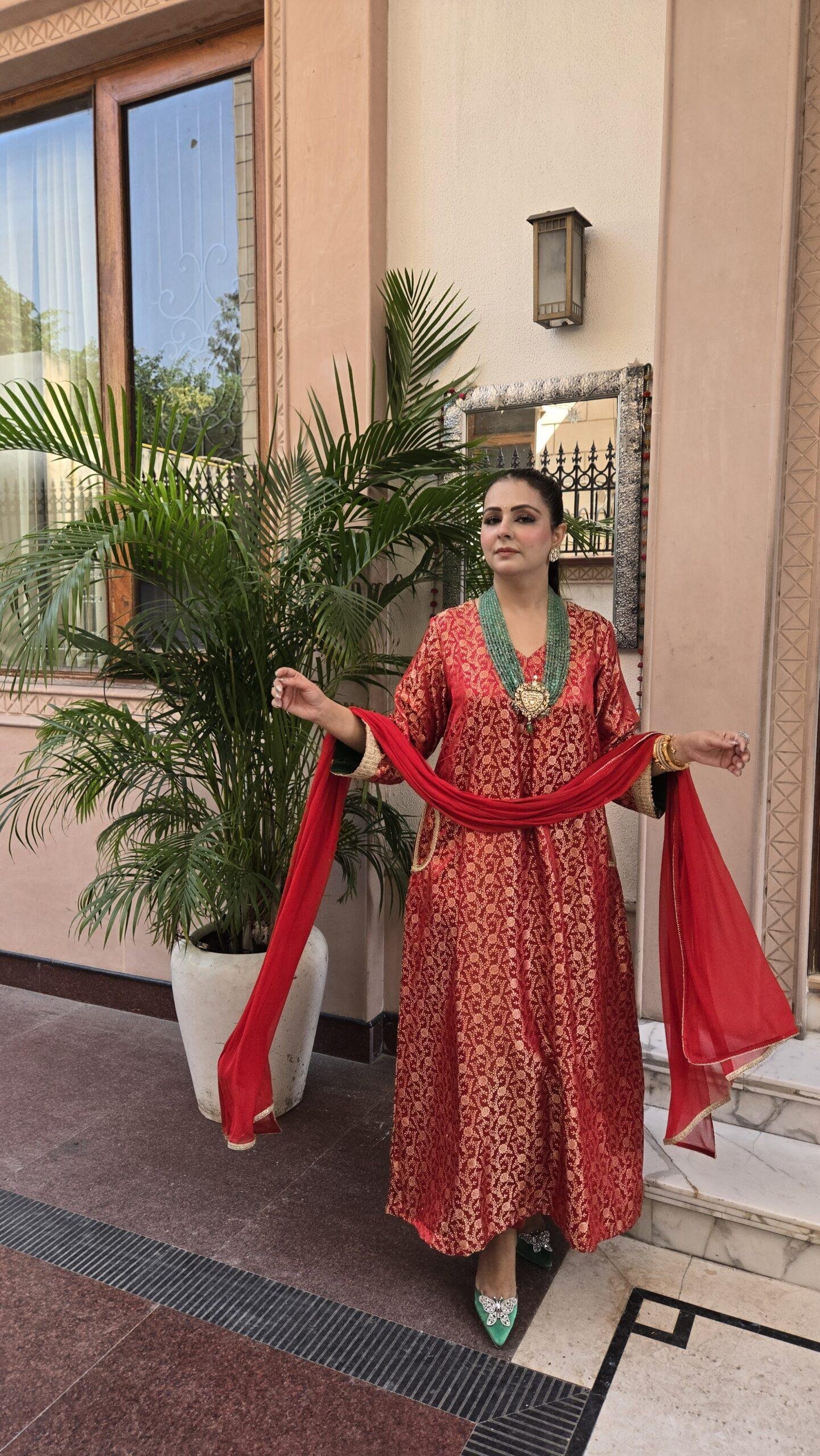 Pure Banarasi Pocket Style Anarkali Set - Image 4