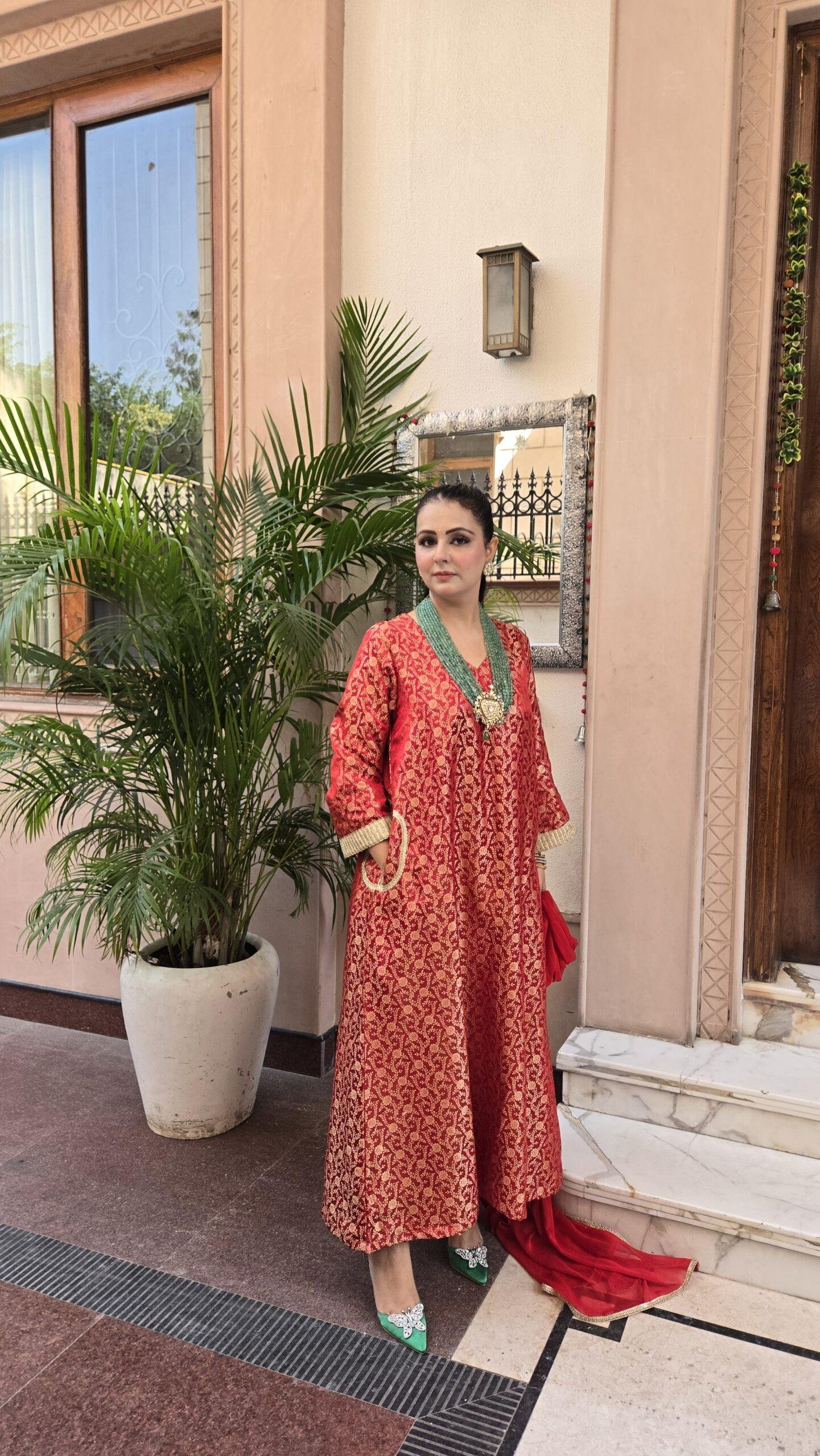 Pure Banarasi Pocket Style Anarkali Set - Image 7