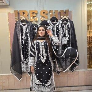 Zar-e-Mahfil Pakistani Suit Set